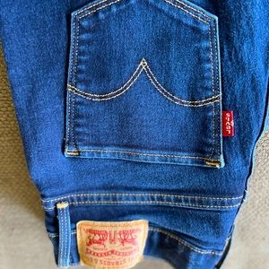 Lightly worn Levi's 311 Shaping Skinny Jeans dark indigo